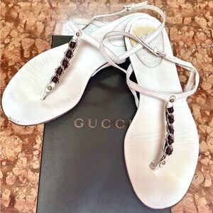 GUCCI Authentic White Sandals - Size 38.5 - Flat Thong Red/Blue Ribbon Chain